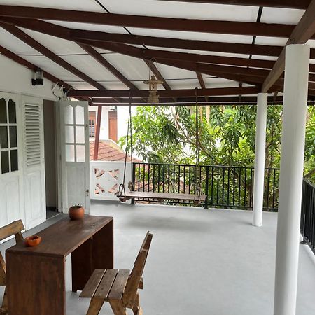 Avalon Lägenhet Weligama Exteriör bild