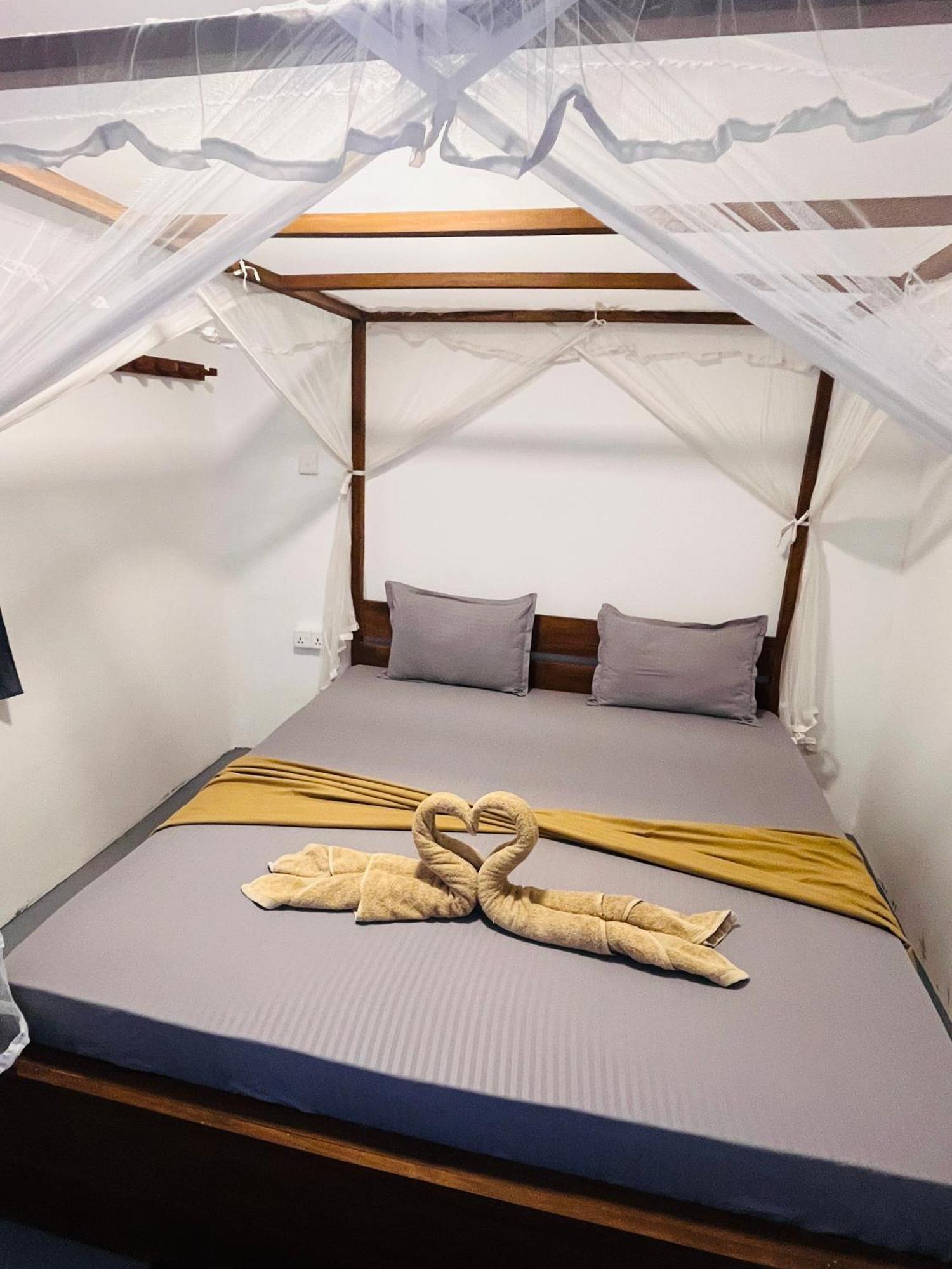 Avalon Lägenhet Weligama Exteriör bild
