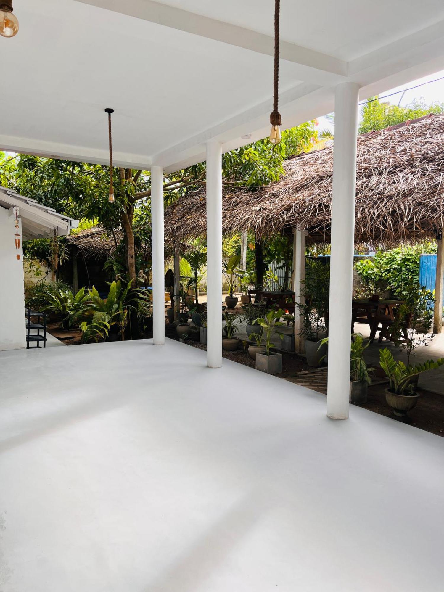 Avalon Lägenhet Weligama Exteriör bild