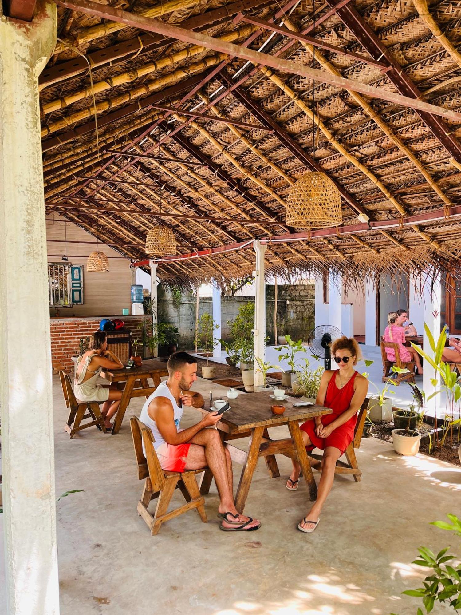 Avalon Lägenhet Weligama Exteriör bild