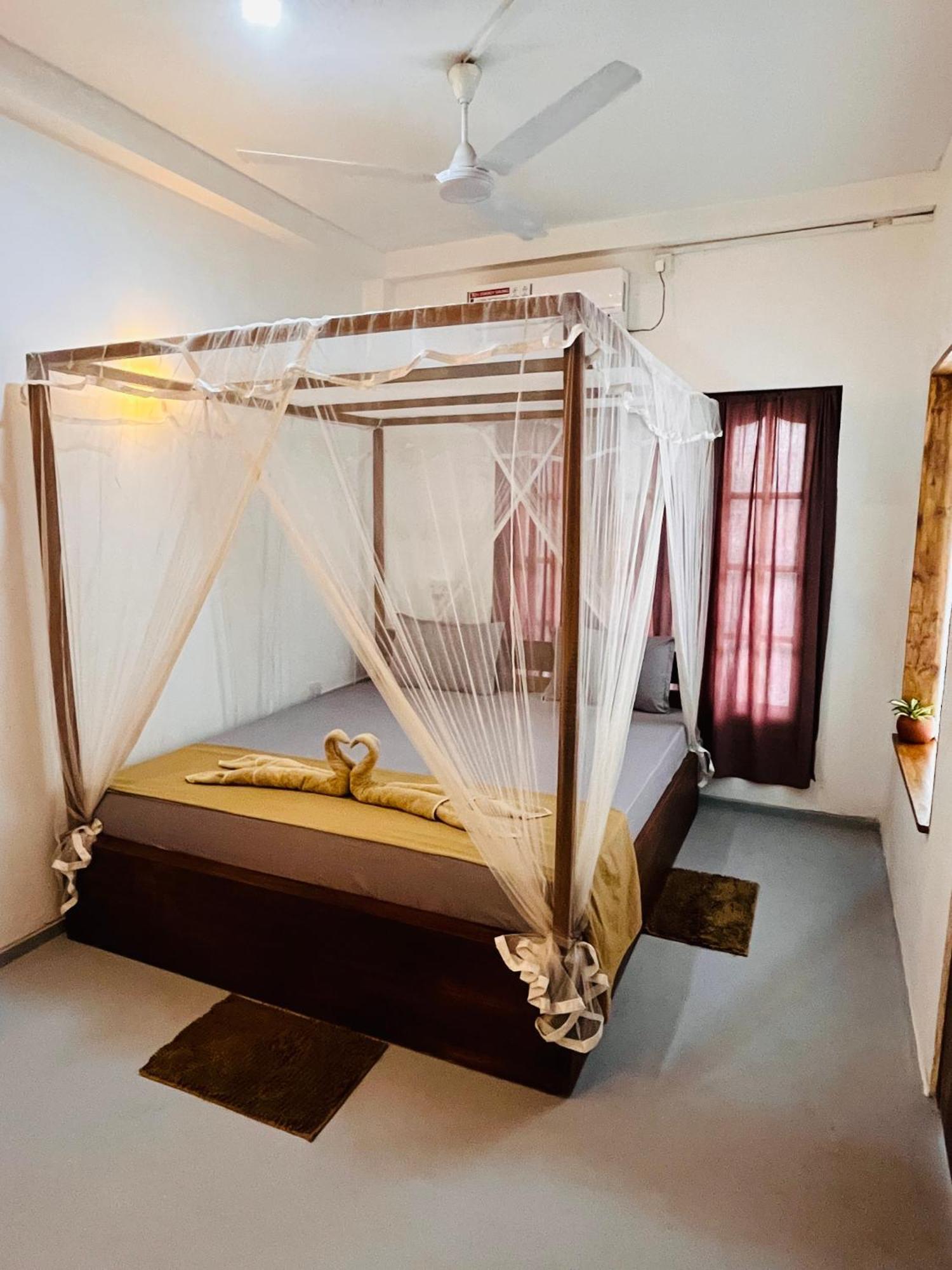 Avalon Lägenhet Weligama Exteriör bild