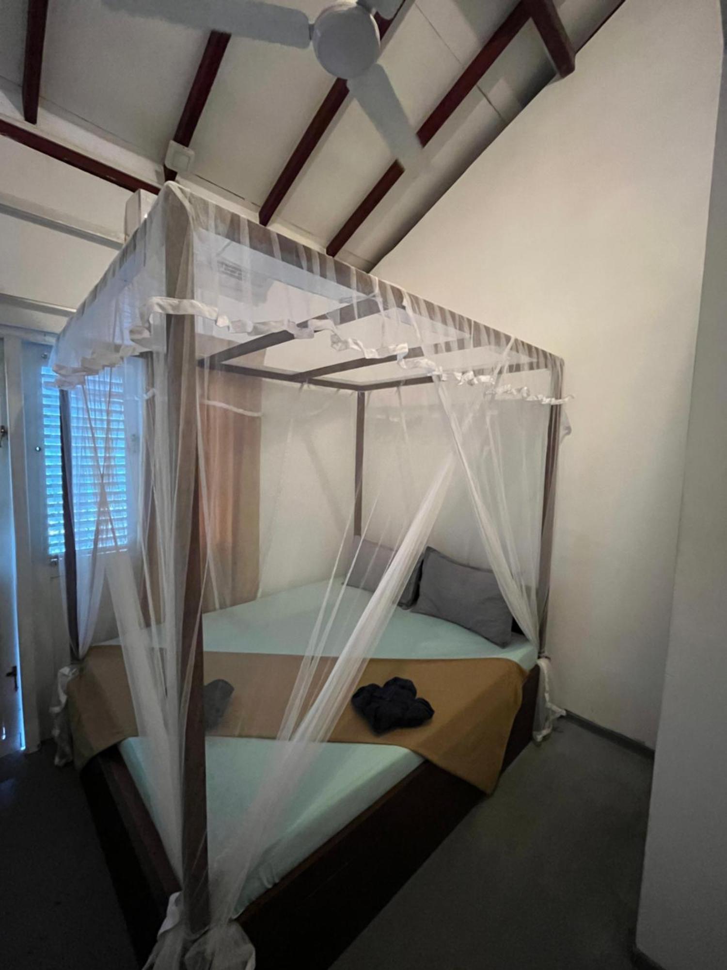 Avalon Lägenhet Weligama Exteriör bild