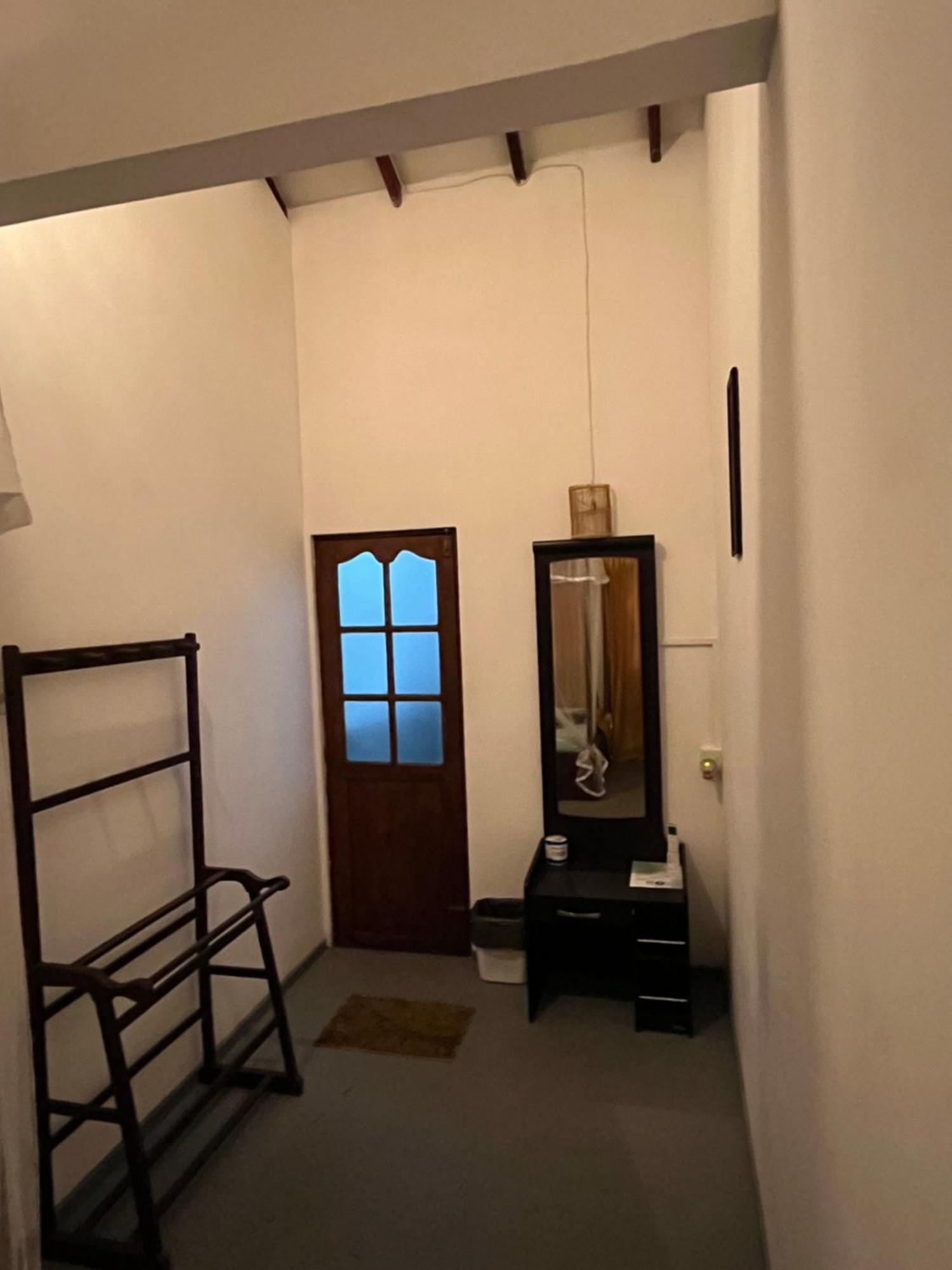 Avalon Lägenhet Weligama Exteriör bild