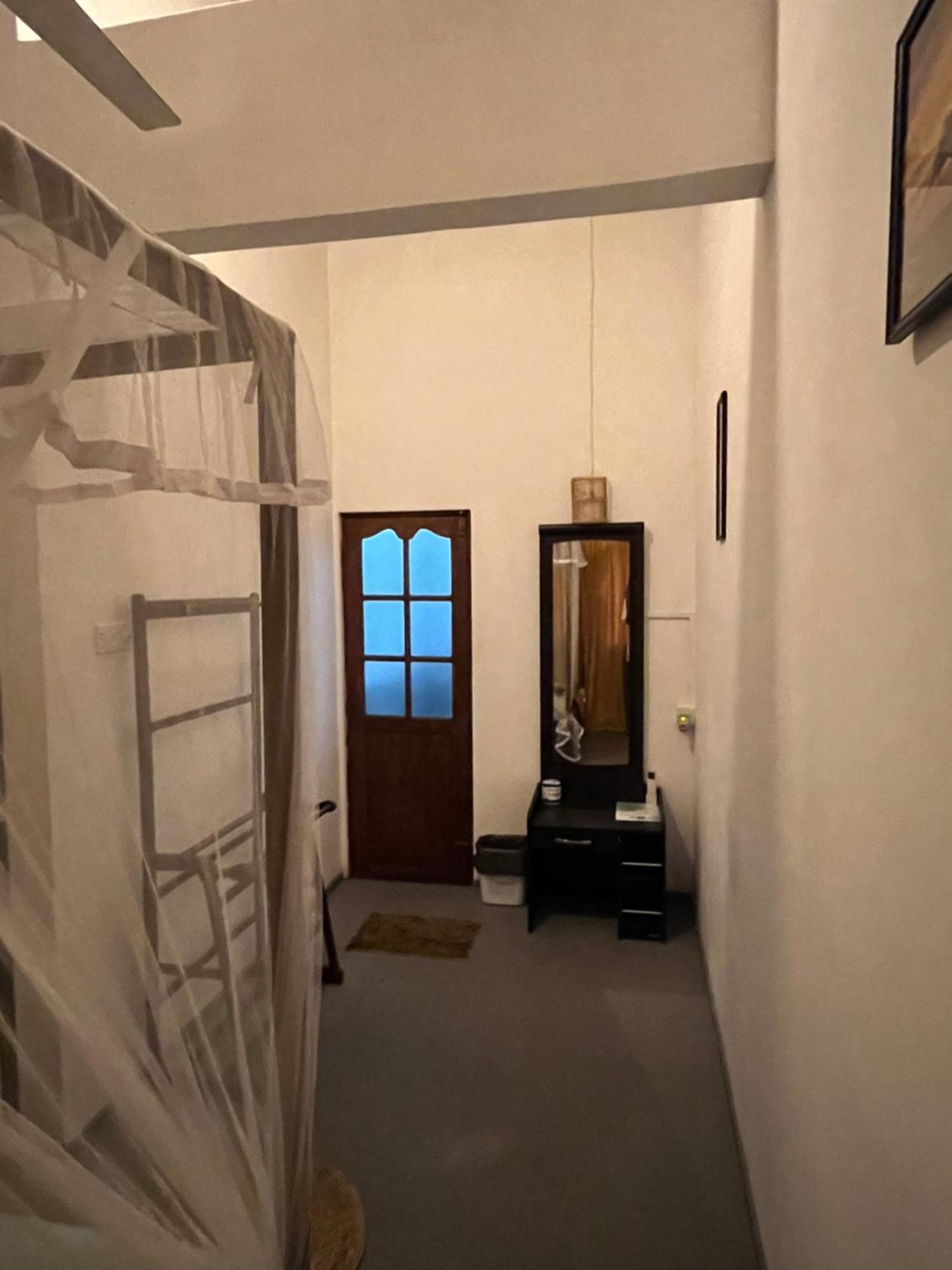 Avalon Lägenhet Weligama Exteriör bild