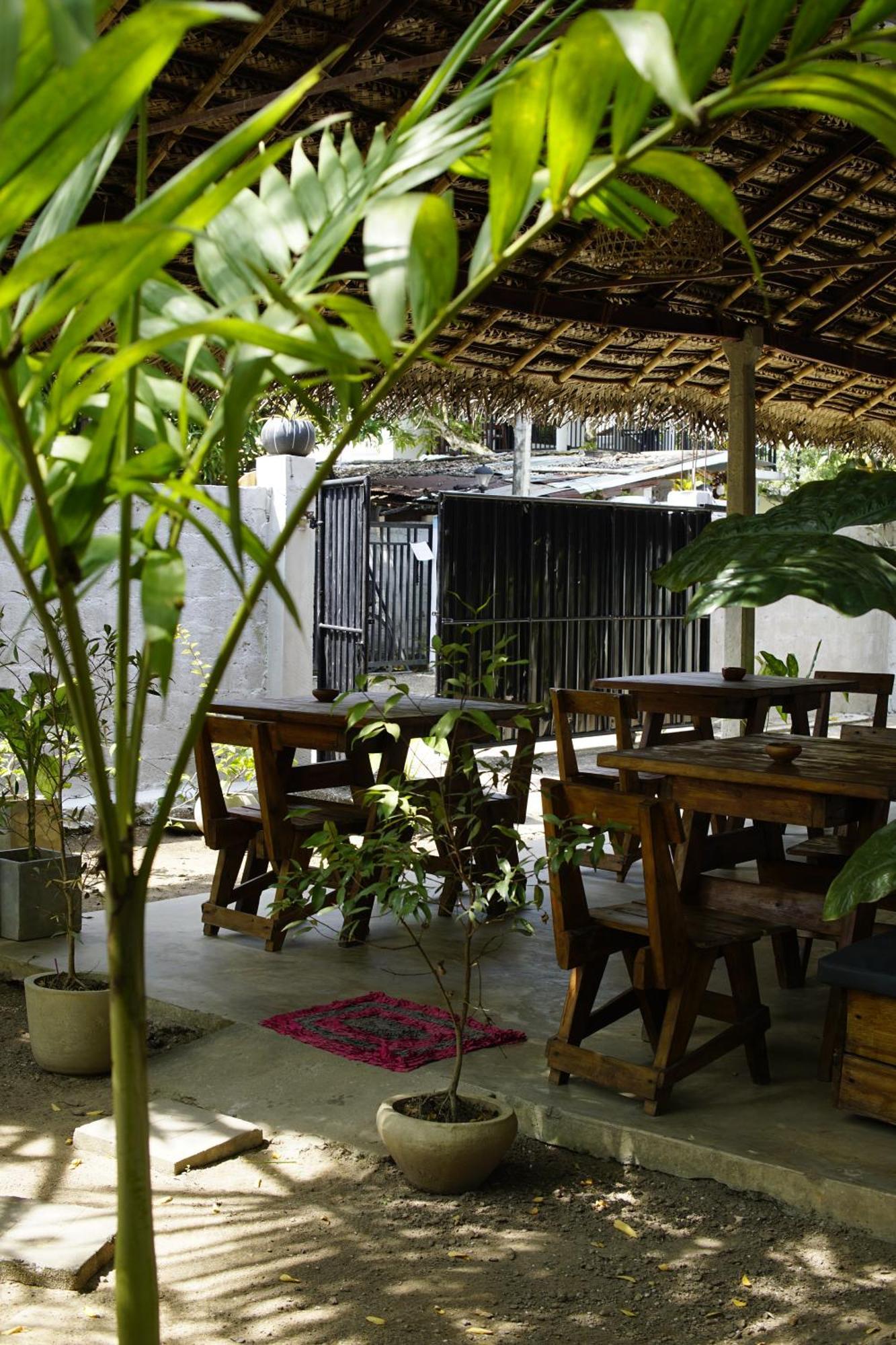 Avalon Lägenhet Weligama Exteriör bild