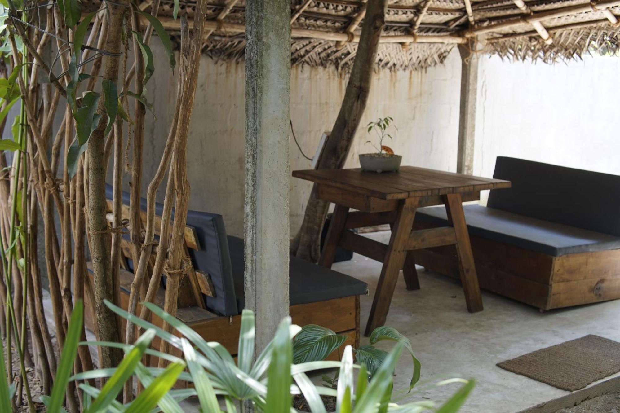 Avalon Lägenhet Weligama Exteriör bild
