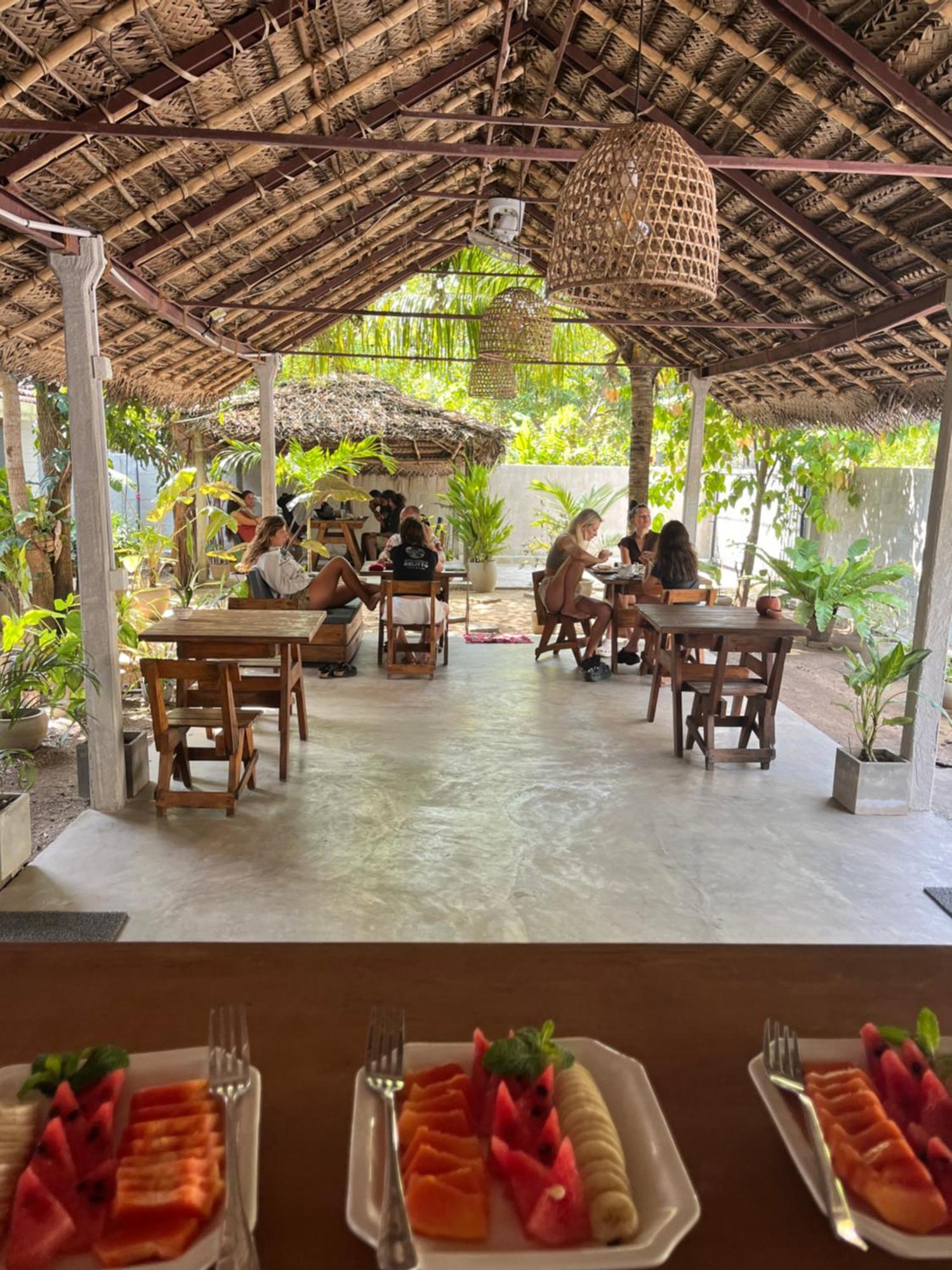 Avalon Lägenhet Weligama Exteriör bild